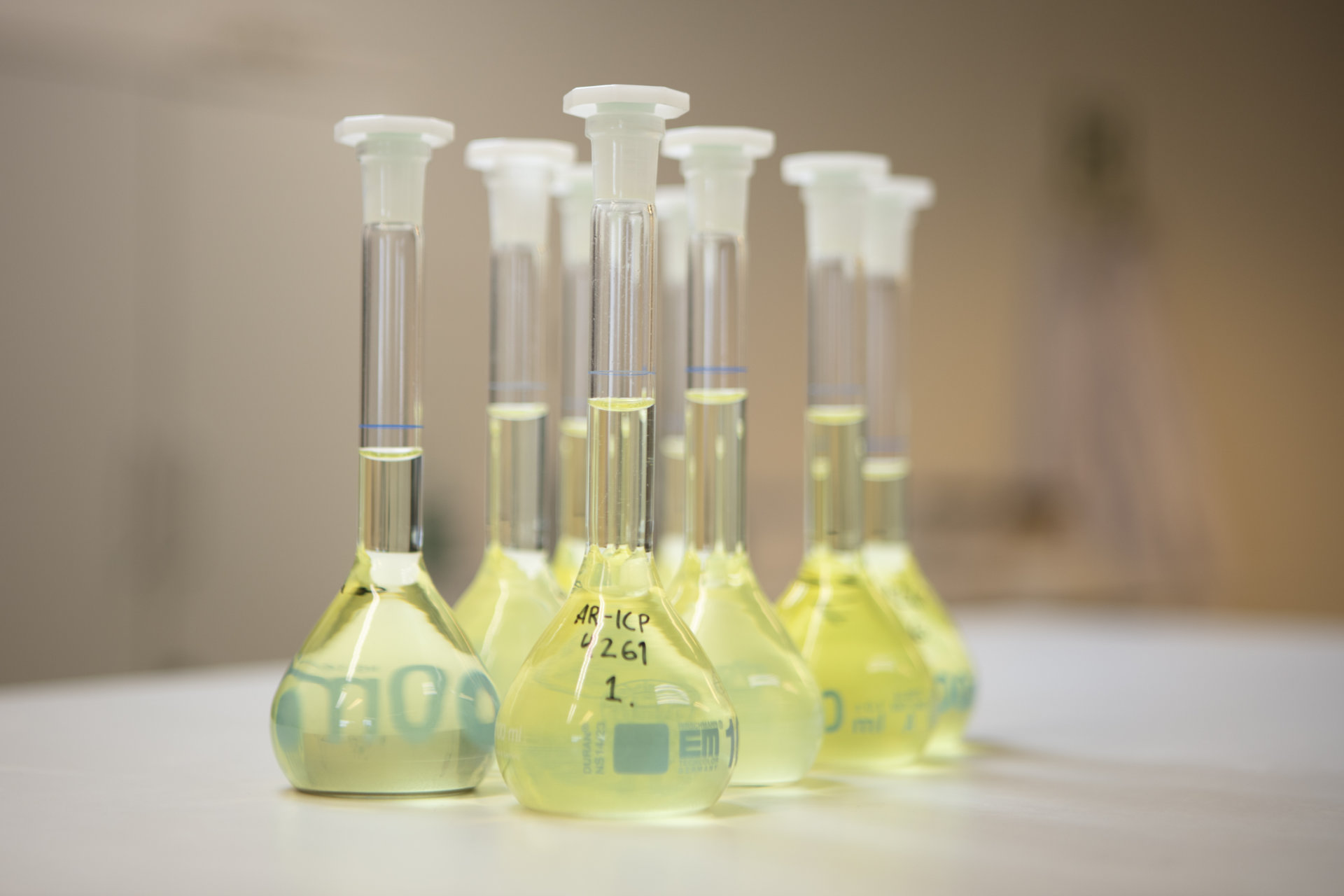 Gold analysis for geological samples